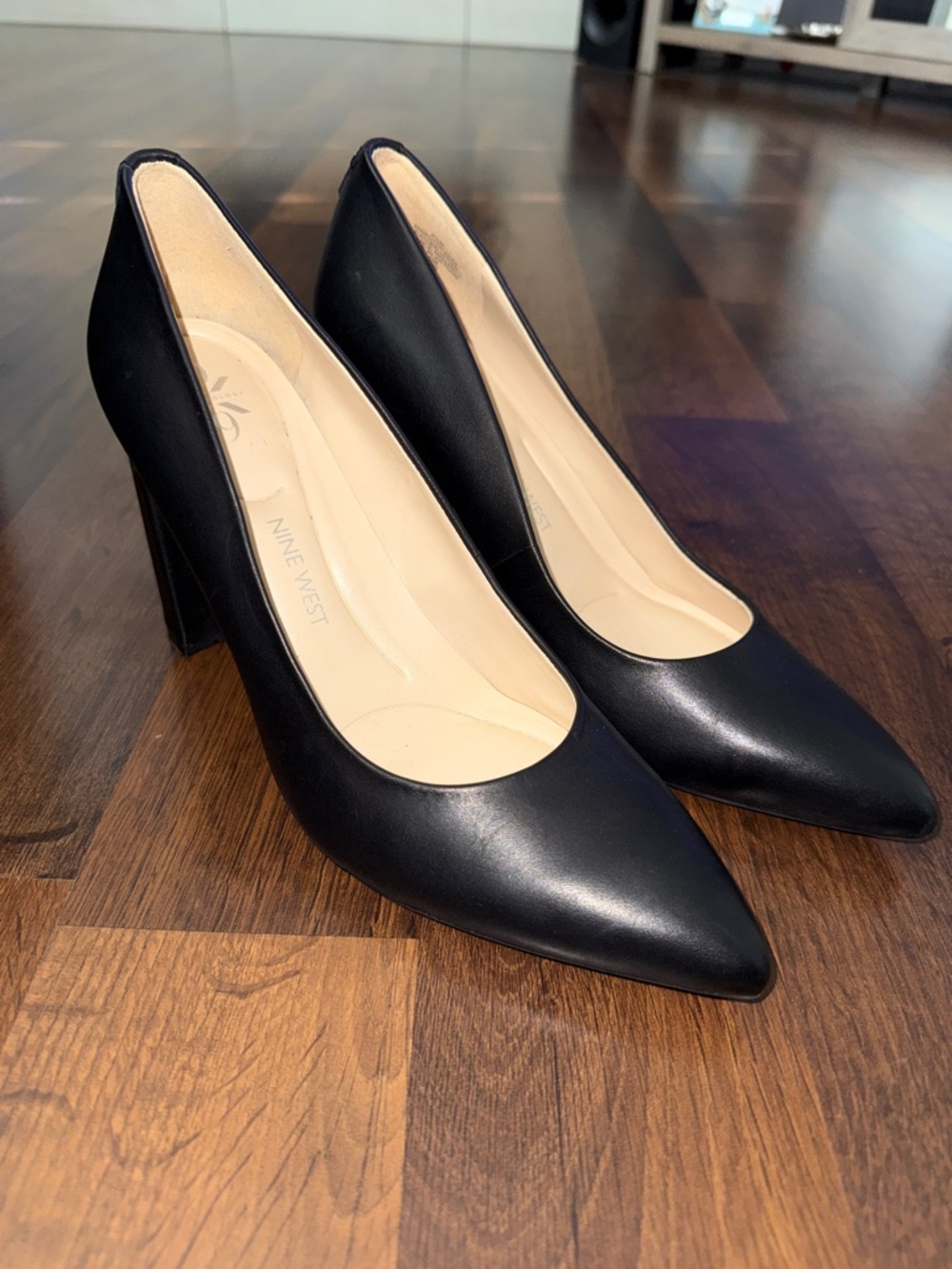 Nine West Black Pointed-Toe Block Heel Pumps (size 8.5)
